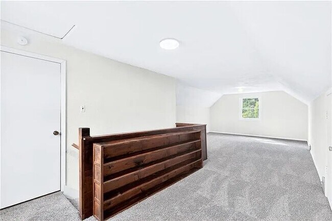 Building Photo - 2086 River Hill Rd
