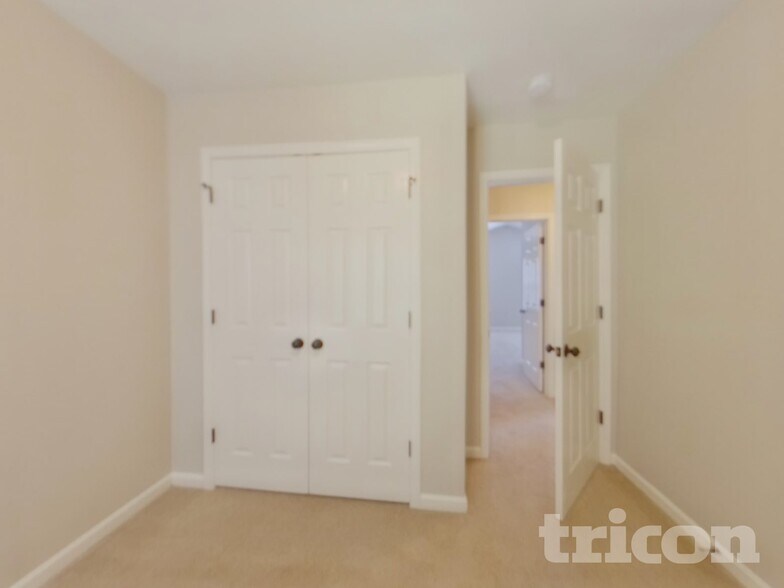 Building Photo - 5424 Henderson Oaks Dr