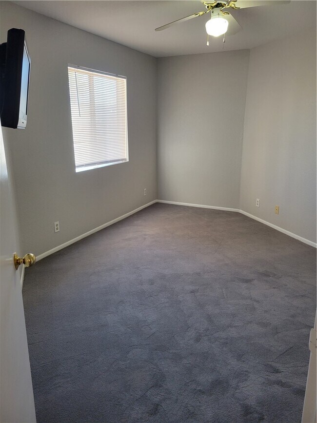 Building Photo - 1611 AZ-95