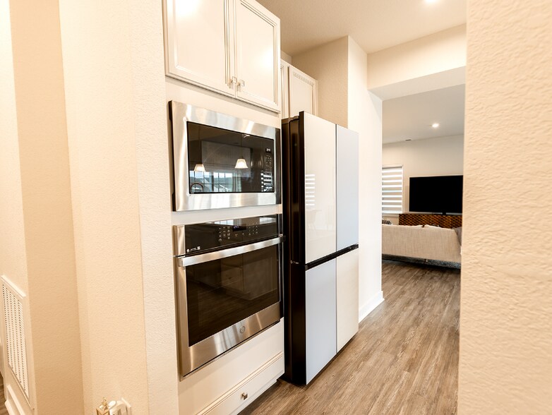 Building Photo - 559 Spring Hill Pl