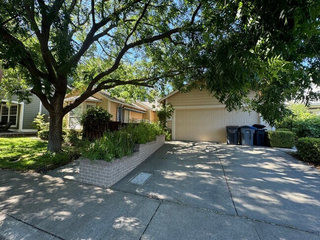 Building Photo - Gem of a rental home in East Davis