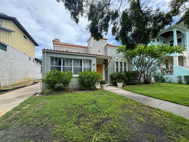 Building Photo - Davis Island Charming Home