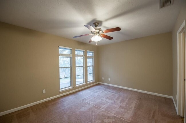 Building Photo - 411 Westwood Dr