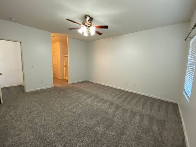 Building Photo - Cozy Home for rent in Visalia
