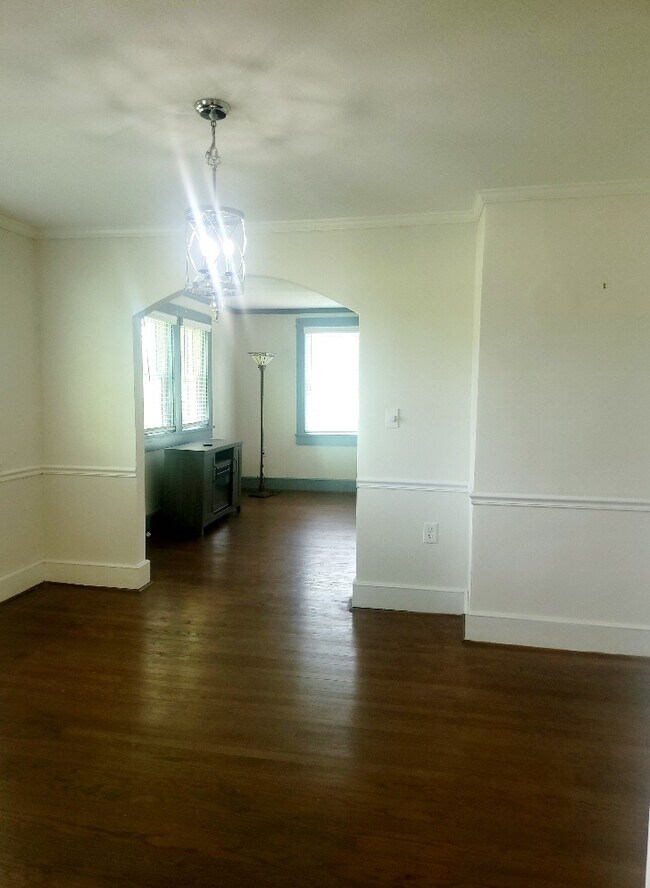 Building Photo - 928 W Lydia Hwy