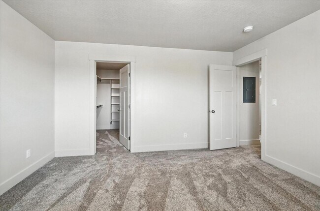 Building Photo - Eastside View Townhomes - 1184 S 1050 E