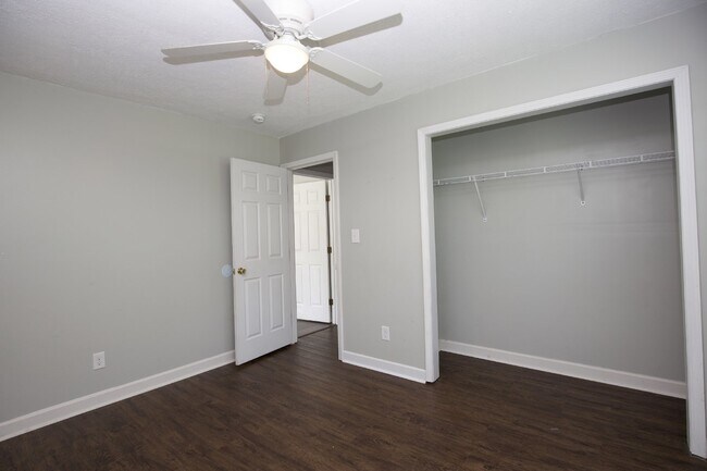 Building Photo - Adorable 3 bedroom 2 bath + Bonus in Raeford