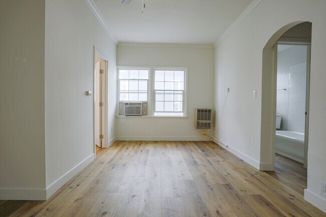 Building Photo - Bright & Inviting 1-Bedroom Apartment