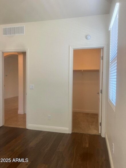 Building Photo - 36018 N Richardson Dr