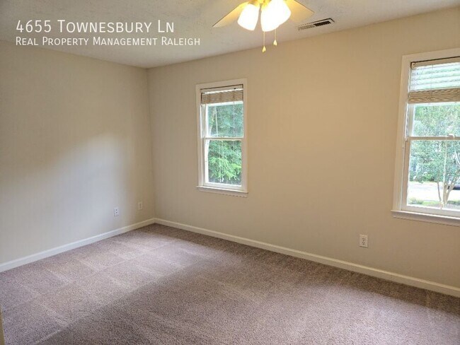 Building Photo - 4655 Townesbury Ln