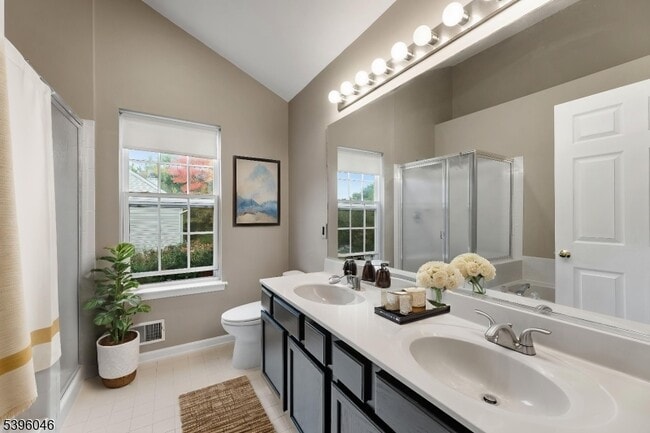 Building Photo - 2 Rider Terrace