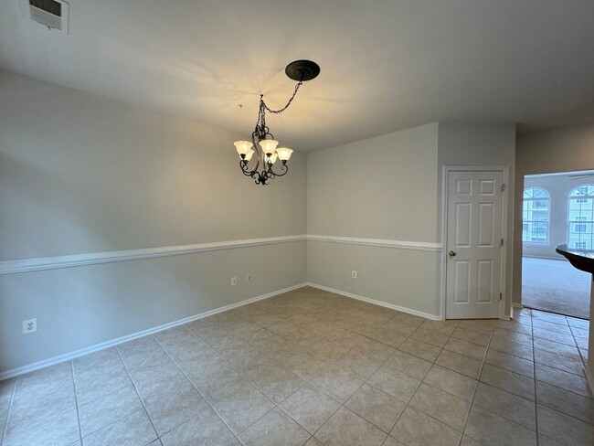 Building Photo - Fantastic 3 Bed 2.5 Bath Brick Townhome In...