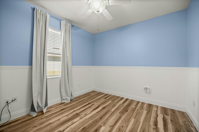 Building Photo - 3008 NE 24th Pl