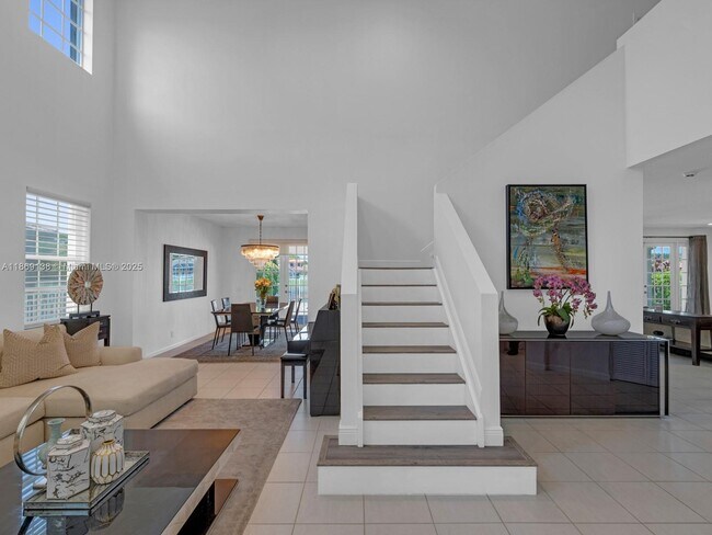 Building Photo - 4400 Fox Ridge Dr