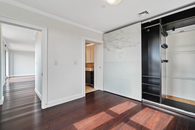Building Photo - 235 Ocean Pkwy
