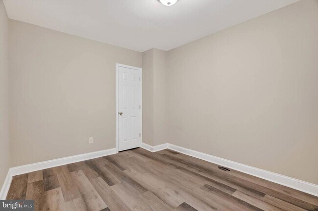 Building Photo - 2942 Arunah Ave