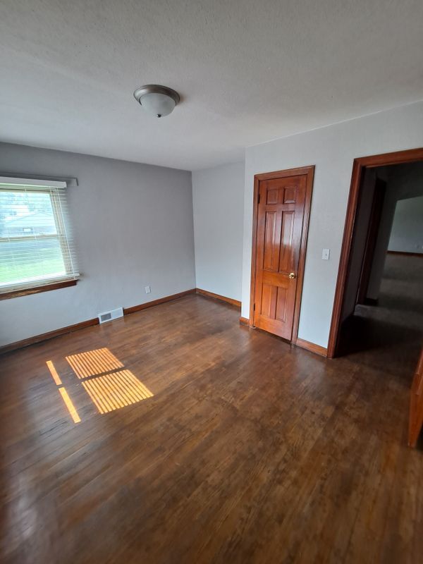 Building Photo - 2025 21st St