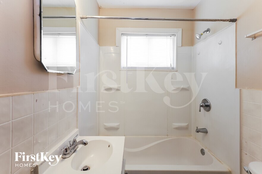 Building Photo - 4749 Normal Ave