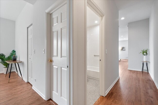 Building Photo - 217 S Bell Ave