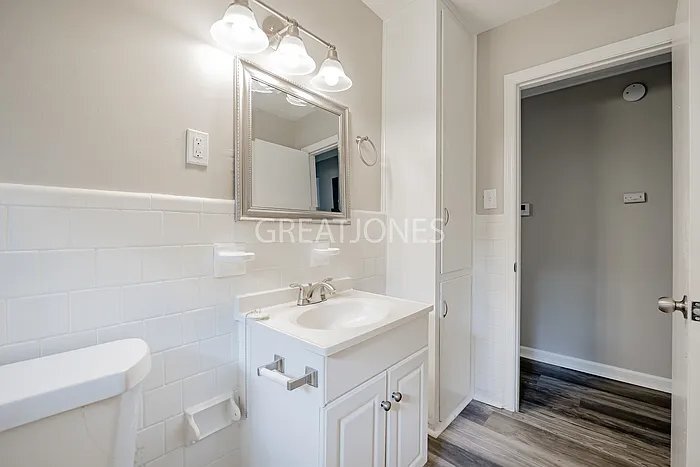 Building Photo - 4218 Barr St