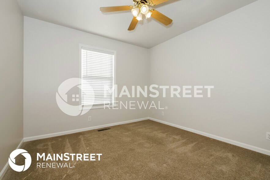 Building Photo - 3320 S Bryn Mawr Dr