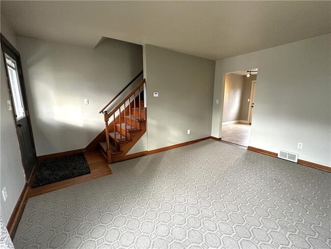 Building Photo - 1 S 6th St