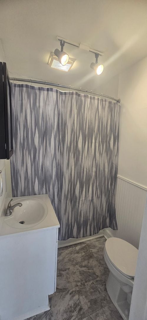 Building Photo - 2 Bed / 1 Bath + Bonus Room – SE Springfield/Galloway