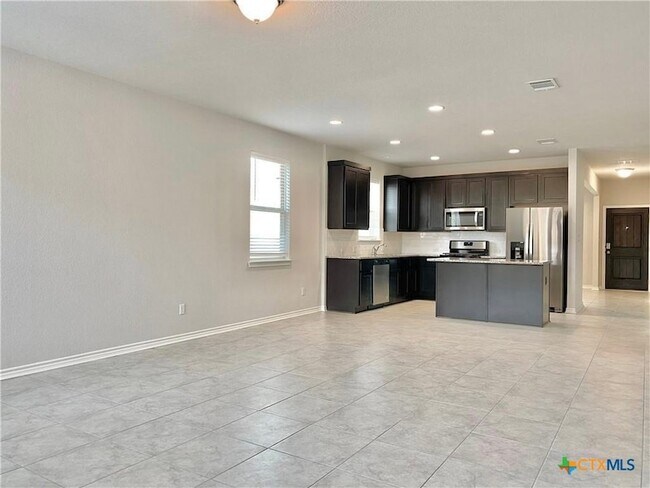 Building Photo - 2148 Pecan Island Dr