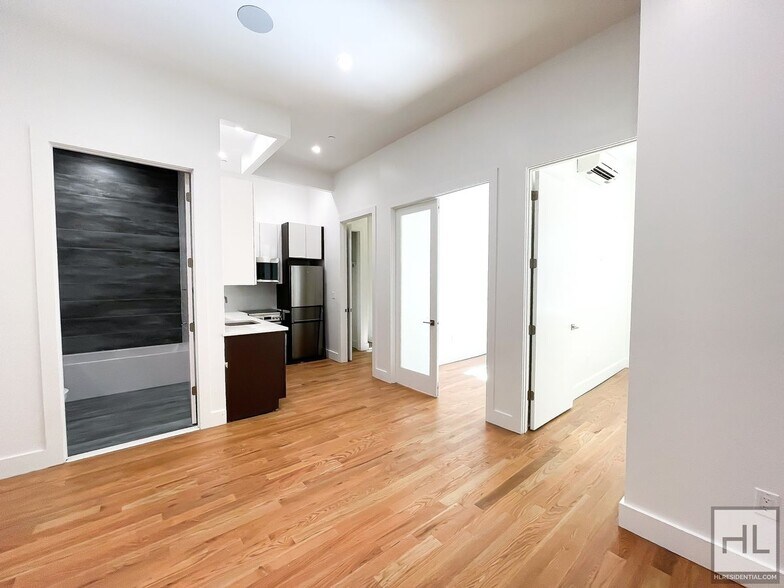 Building Photo - GRAND STREET / Spacious Williamsburg 3-Bed...