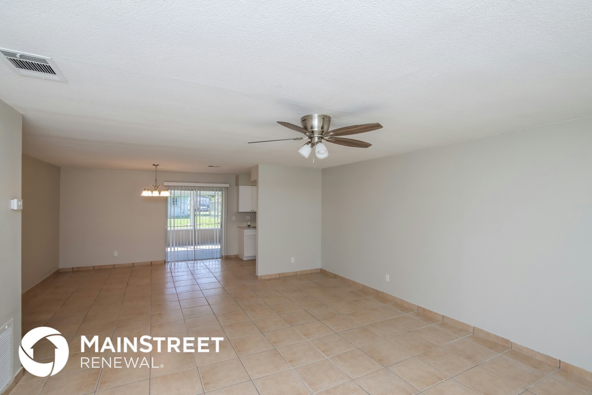 Building Photo - 2146 Sandalwood Dr