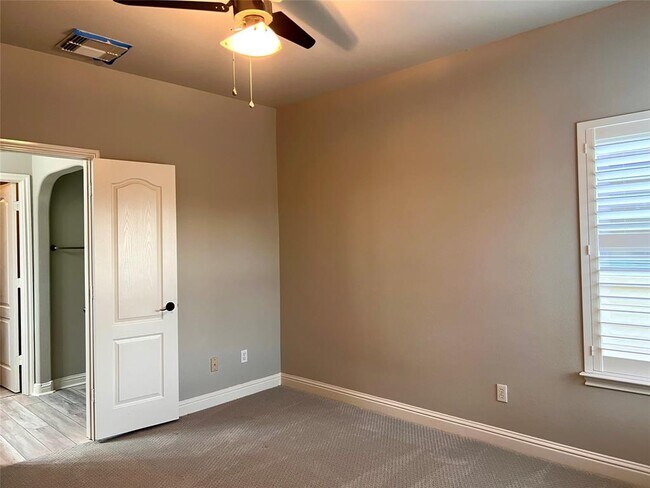 Building Photo - 13000 Bloomfield Hills Ln