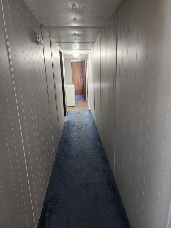 Building Photo - 3504 Twin Church