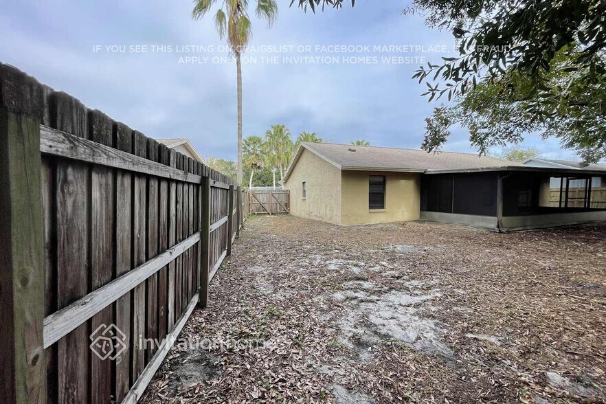 Building Photo - 6524 Seafairer Dr