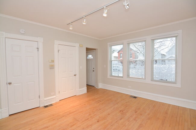 Building Photo - 2528 W Charleston St