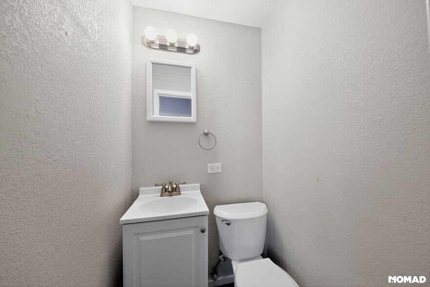 Building Photo - 4331 W 82nd Ave