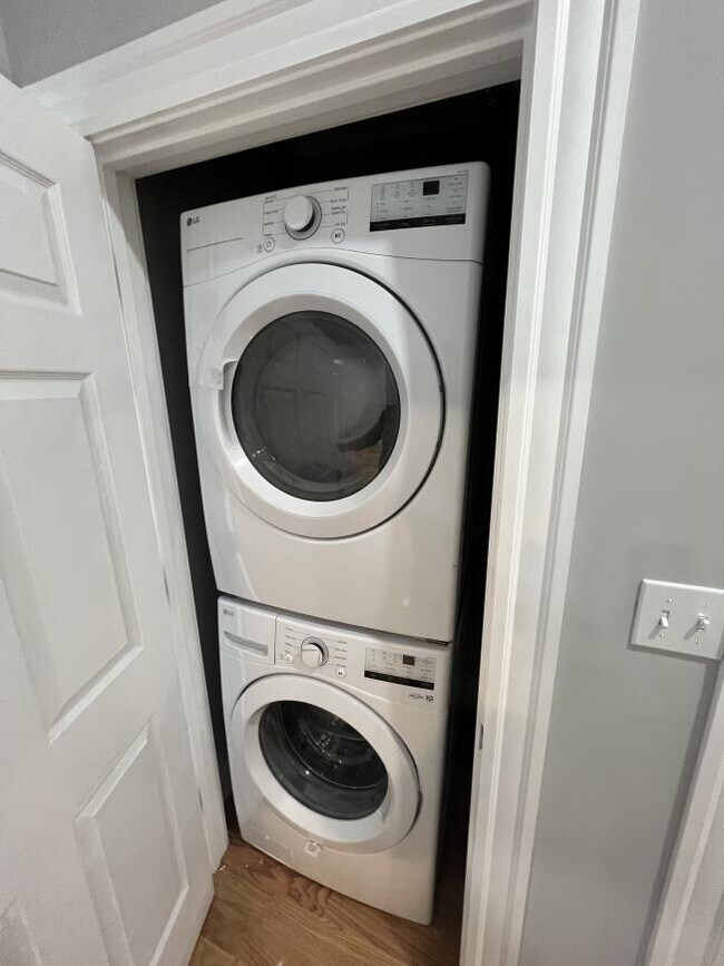 Building Photo - 4.0 bedroom in Somerville Massachusetts 02143
