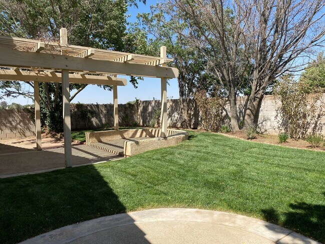 Building Photo - East Lancaster 4+2