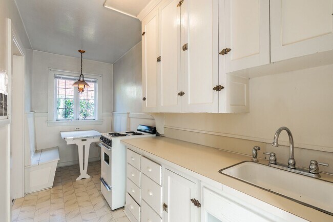 Interior Photo - Broadway Court