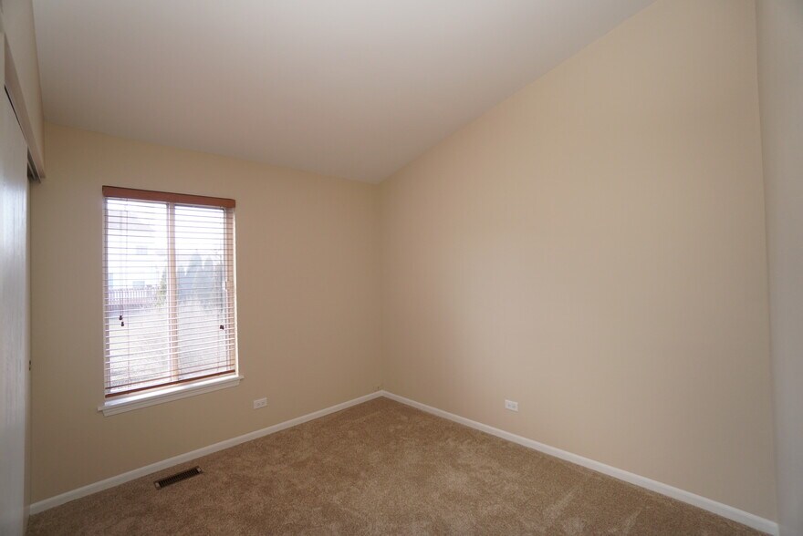 Bedroom 2 - 86 Bradford Ln