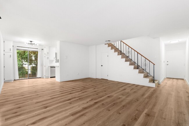 Building Photo - 5240 Whitsett Ave