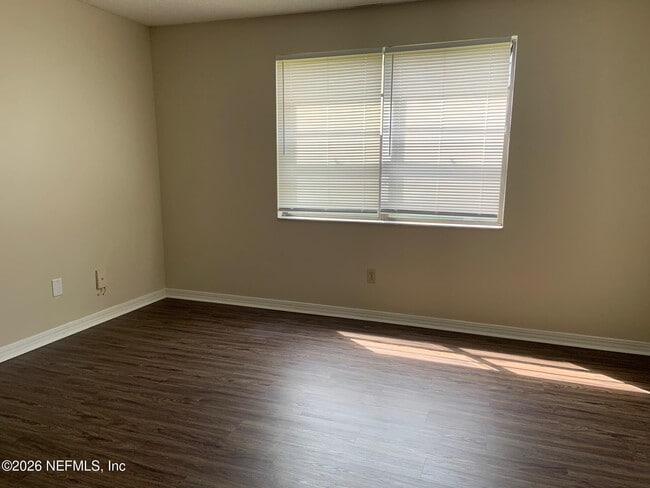 Building Photo - 453 Bentwood Ln