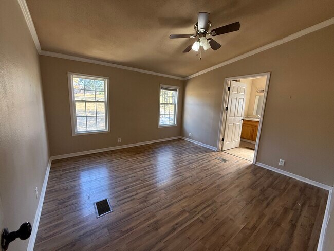 Building Photo - 1033 Union Hill Church Rd