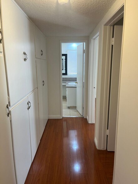 Building Photo - 1065 S Holt Ave