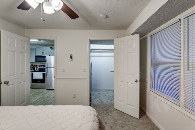 Building Photo - 1312 N Barton St