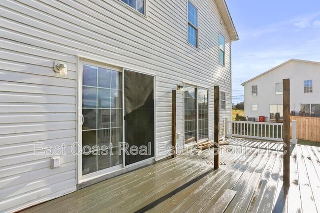 Building Photo - 121 E Rd