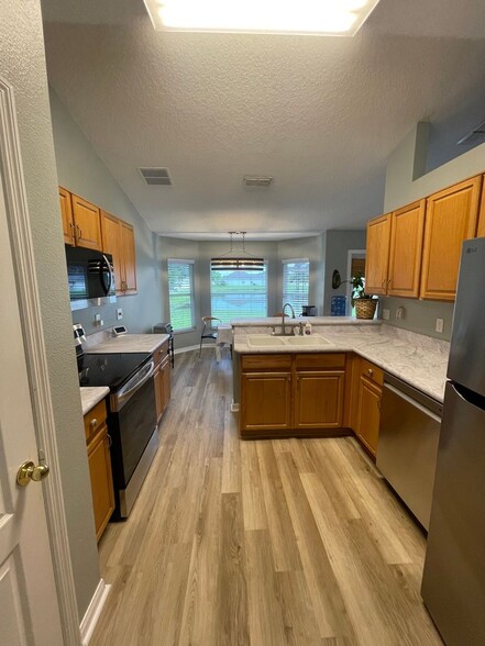 Building Photo - 5906 Diamond Ct