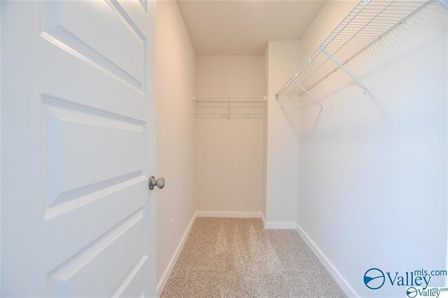 Building Photo - 403 Falls Pointe