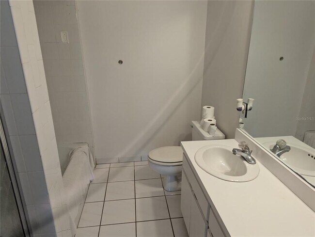 Building Photo - 1107 W Coral St