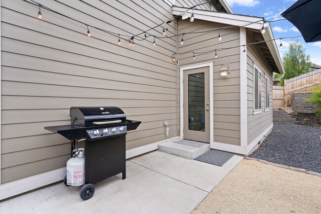 Building Photo - 60999 SE Geary Dr