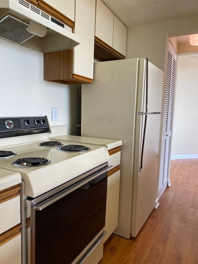 Building Photo - wh601